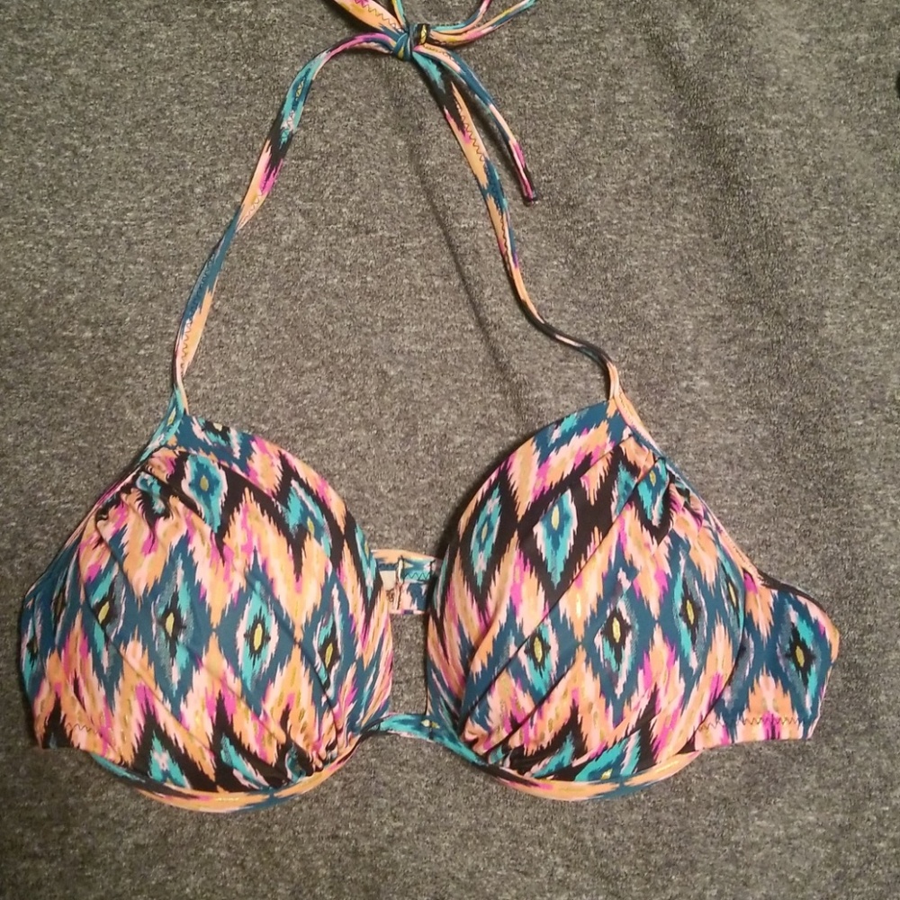 Bright so very cute bathing top molded cups